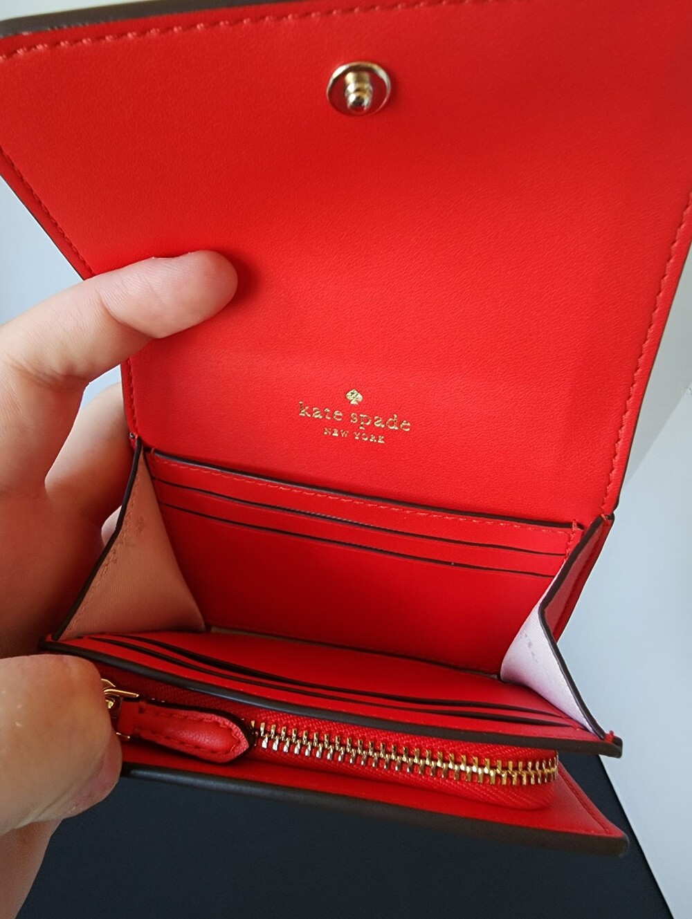 ✨️NWT✨️ Kate Spade Small L-Zip Bridget Patent Leather Wallet, 2025, $189 MSRP - Picture 5 of 7